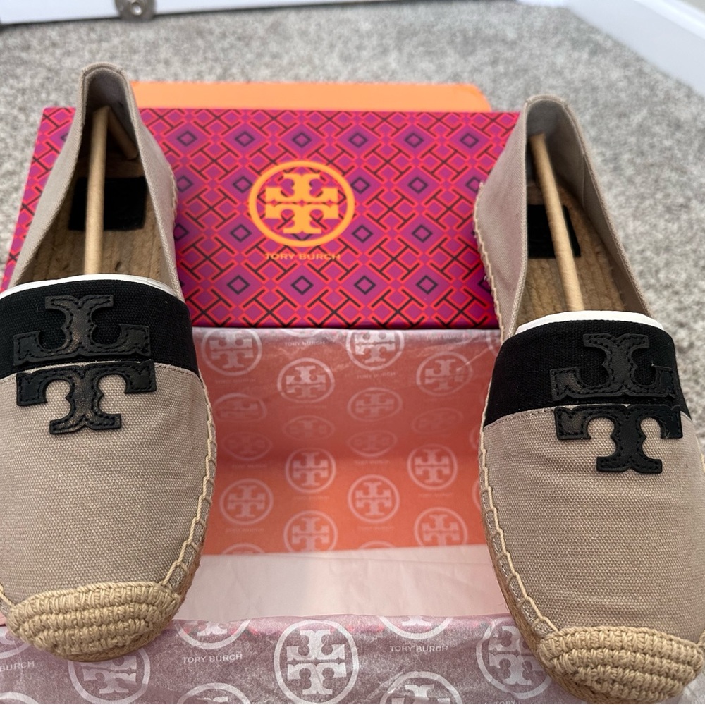 Tory Burch Weston Flat Espadrille in Natural/Black